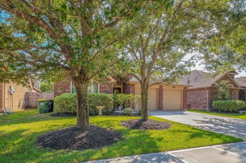 13416 Moonlit Lake Ln, Pearland, TX 77584-3733
