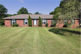228 Maple Hill Rd, Lebanon, TN 37087-2442