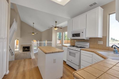 2009 Carlsbad Caverns Ct, Newman CA  95360-9635 exterior