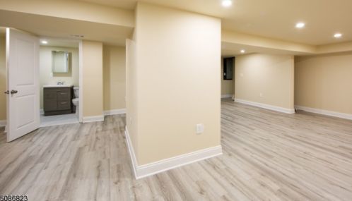 13 Orchard St, Califon NJ  07830-4134 exterior
