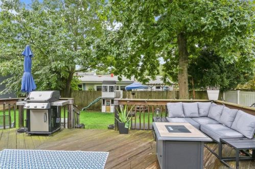 56 Windsong Ln, Milford CT  06460-5945 exterior