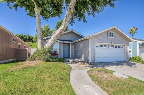 20147 Shadow Island Dr, Santa Clarita, CA 91351-5809