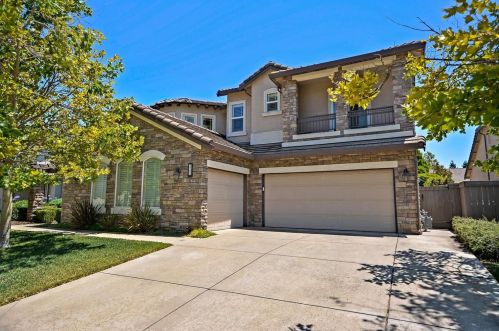 2701 Pintail Way, Elk Grove, CA 95757-8203