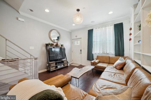 641 Cantrell St, Philadelphia, PA 19148-3221
