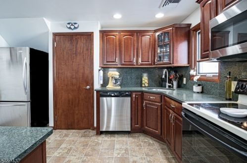 411 Plainfield Ave, Rahway NJ  07065-2424 exterior