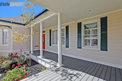 2516 8th St, Livermore, CA 94550-4606