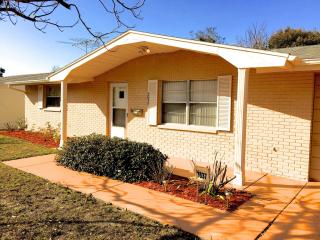 7637 Hollyridge Dr, New Port Richey FL  34653-2412 exterior