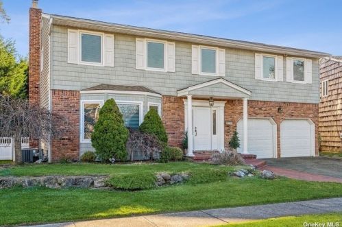 33 Arnold Ct, East Rockaway, NY 11518-1625