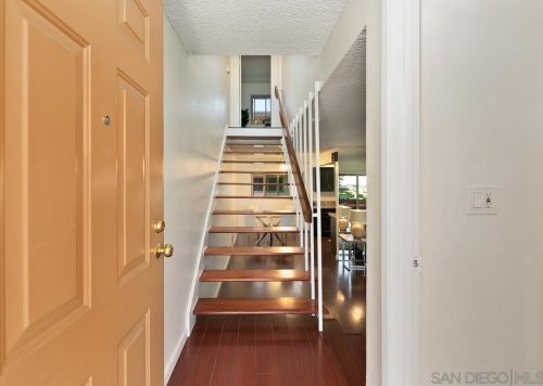 2676 Worden St, San Diego, CA 92110-5883
