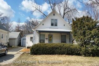 216 Manhattan Ave, Manhattan KS  66502-4302 exterior