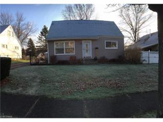 447 Alaho St, Akron, OH 44305-2247