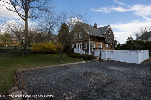 37 Hubbard Ave, Tinton Falls, NJ 07701-5532