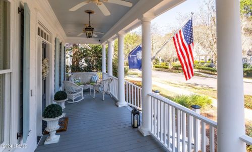 15 Hayek St, Beaufort, SC 29907-2067