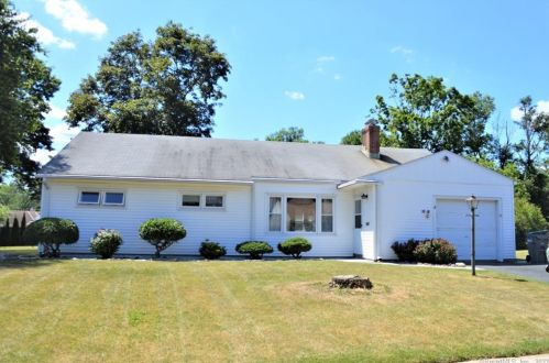 14 Elizabeth Dr, Manchester, CT 06042-3339