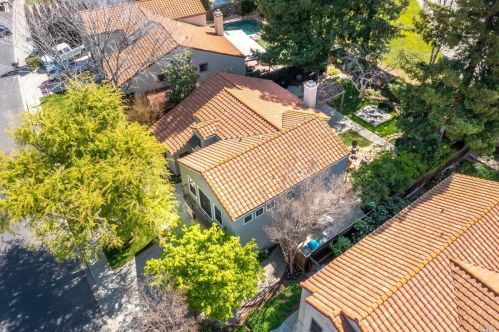 424 Stanford St, Vacaville CA  95687-4653 exterior