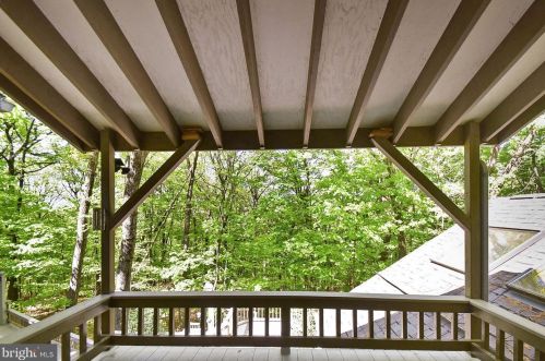 5693 Kernsville Rd, Orefield PA  18069-2226 exterior