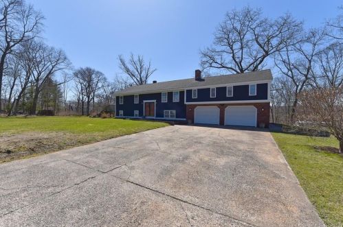 9 Wildwood Ln, East Hampton, CT 06424-1813
