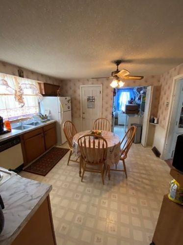 38 Chase Ave, Springfield MA  01108-1601 exterior