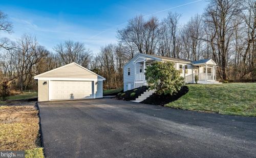 160 Metka Rd, Collegeville PA  19473-1632 exterior