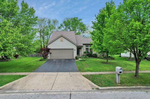 6373 Ewen Cir, Darbydale, OH 43123-8684