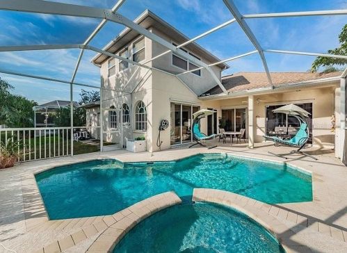 1673 Oak Park Ct, Tarpon Springs FL  34689-3892 exterior