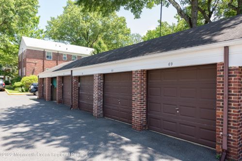 155 Manor Dr, Tinton Falls NJ  07701-2458 exterior