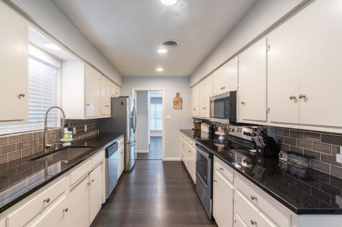 5607 Kayway Dr, Greenville TX  75402-6413 exterior