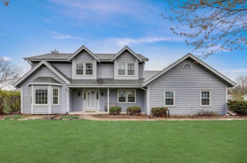 13125 Wade Dr, Waukesha WI  53151-9013 exterior