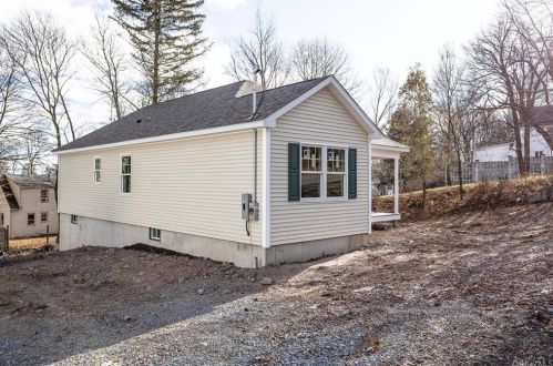 53 Park Ave, Monticello, NY 12701-1841
