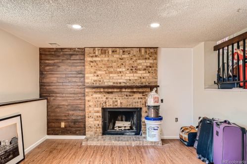 994 Nome St, Denver CO 80014-1850 exterior