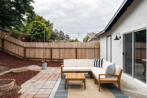 4275 Raquel Dr, Oceanside CA  92056-4729 exterior