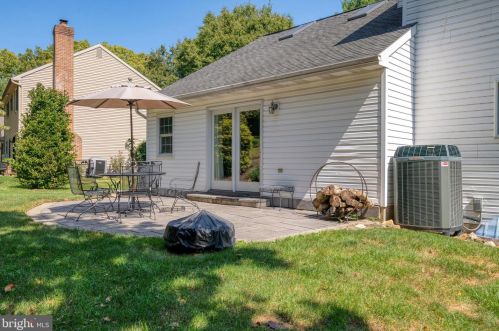 1707 Crossfield Dr, Lancaster PA 17603-6789 exterior