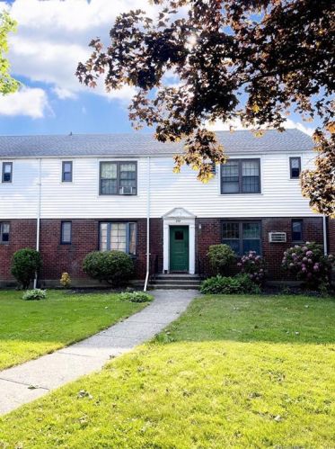 259 Louisiana Ave, Bridgeport, CT 06610-1534