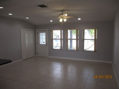 1896 Cameo Blvd, Fort Pierce FL  34953-2005 exterior