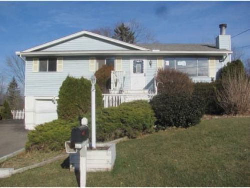 4131 Cheryl Dr, Binghamton, NY 13903-2709