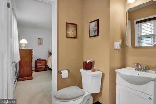 618 Grandview Ave, Camp Hill PA  17011-1816 exterior