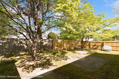 412 Valley Way, Bricktown NJ  08723-4914 exterior