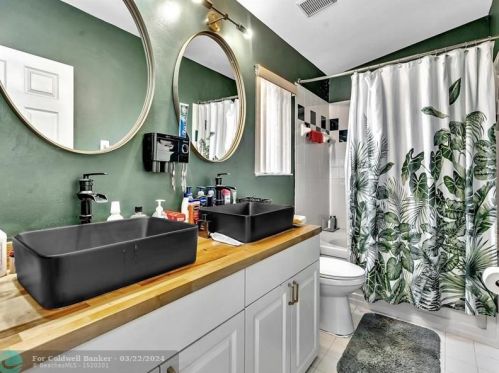 10240 24th Ct, Hollywood FL  33025-6504 exterior