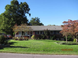 221 Woodmere Dr, Vinton, VA 24179-1945