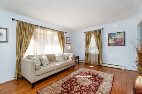 162 Prigmore St, East Brunswick NJ  08816-3176 exterior