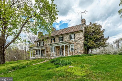 19525 Telegraph Springs Rd, Purcellville VA  20132-4231 exterior