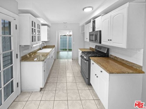 7607 Ben Ave, North Hollywood, CA 91605-2729