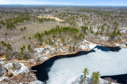 23 Holts Point Rd, Sandown NH  03873-2517 exterior