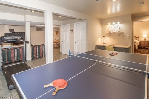 3 Shirewood Dr, Scotch Plains NJ 07076-2513 exterior