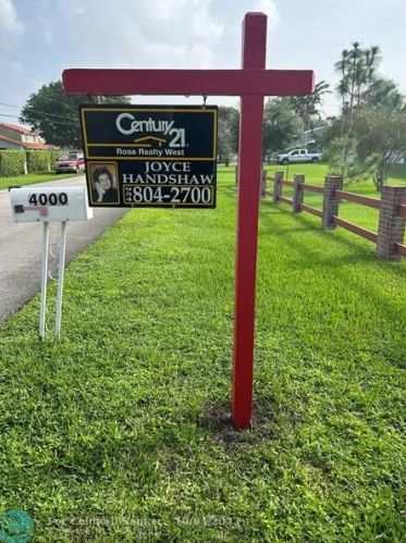 4000 137 Ave, Hollywood FL 33027-5921 exterior