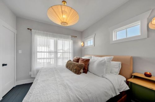 1208 32 St, Galveston TX 77550-6823 exterior