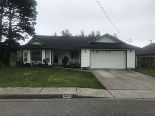 1595 El Monte Rd, Crescent City, CA 95531-8114