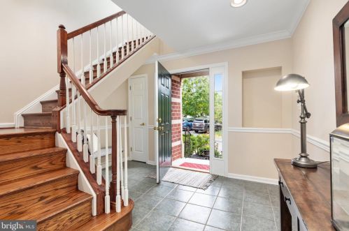 12146 Chancery Sta Cir, Herndon VA 20190-5801 exterior