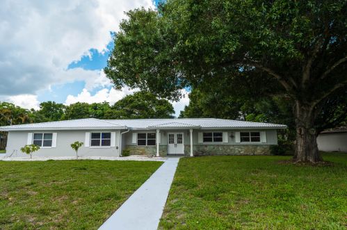 1908 York Ct, Fort Pierce, FL 34982-5639