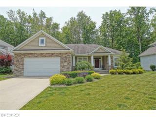 38692 Chagrin Mills Ct, Willoughby, OH 44094-8840